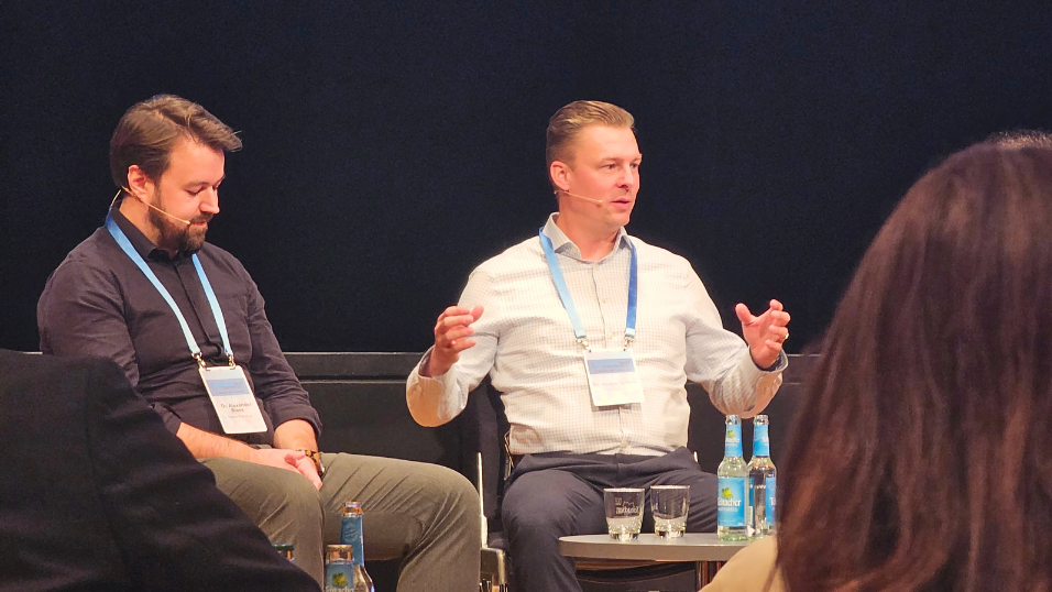 Automation Next Conference 2025 - Diskussionsrunde mit Bernhard Richter, Alexander Blass und Andre Scholz. Diskussion über Humanoide Roboter gegen Fachkräfte-Mangel auf dem Shopfloor.  